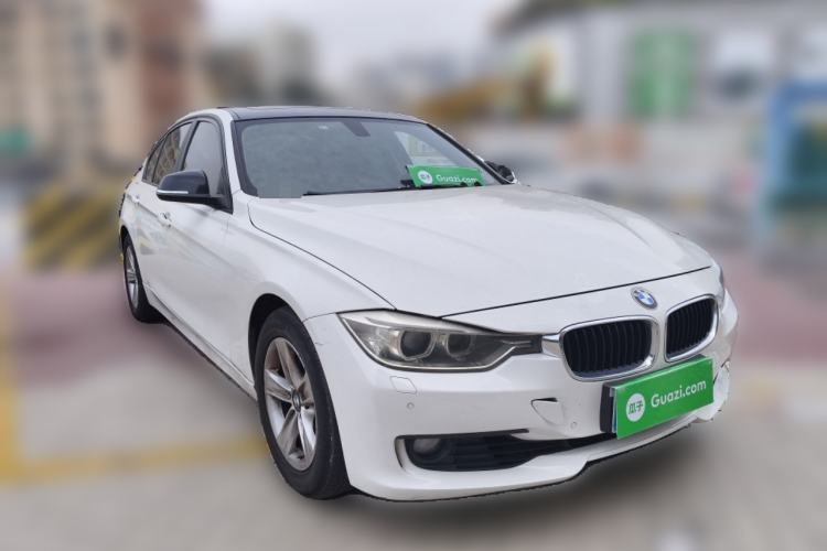 Used BMW 3 Series 2015 320i Fashion Model Front Right 45 Deg