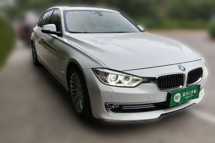 Used BMW 3 Series 2015 320Li Luxury Design Package Premium Edition Front Right 45 Deg