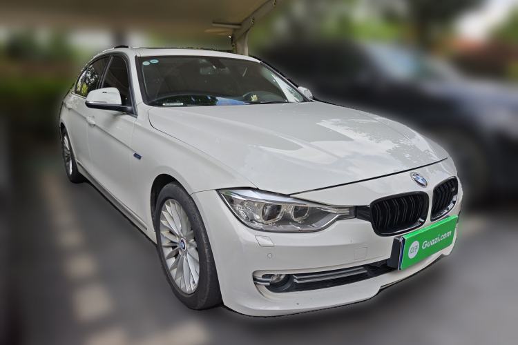 Used BMW 3 Series 2015 320Li Luxury Design Package Front Right 45 Deg
