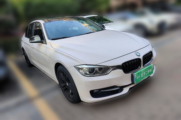 Used BMW 3 Series 2015 320i Luxury Edition Sports Design Package Front Right 45 Deg