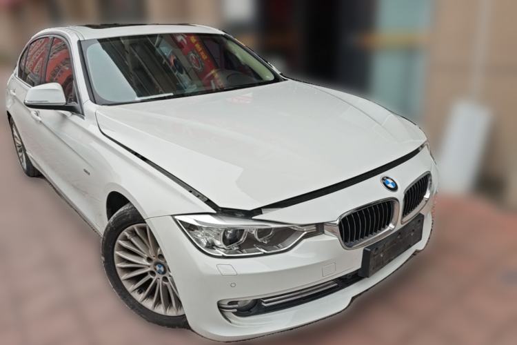Used BMW 3 Series 2015 320Li Luxury Design Package Premium Edition Front Right 45 Deg