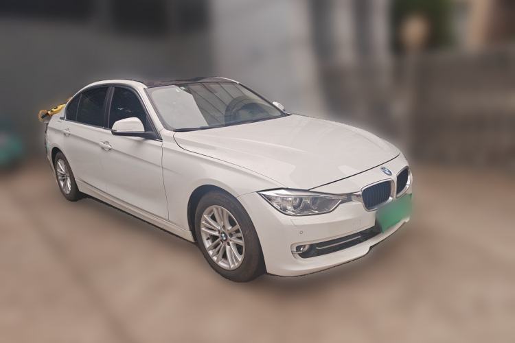 Used BMW 3 Series 2015 316Li Fashion Model Front Right 45 Deg