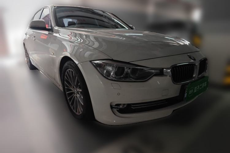 Used BMW 3 Series 2015 320Li Luxury Design Package Premium Edition Front Right 45 Deg