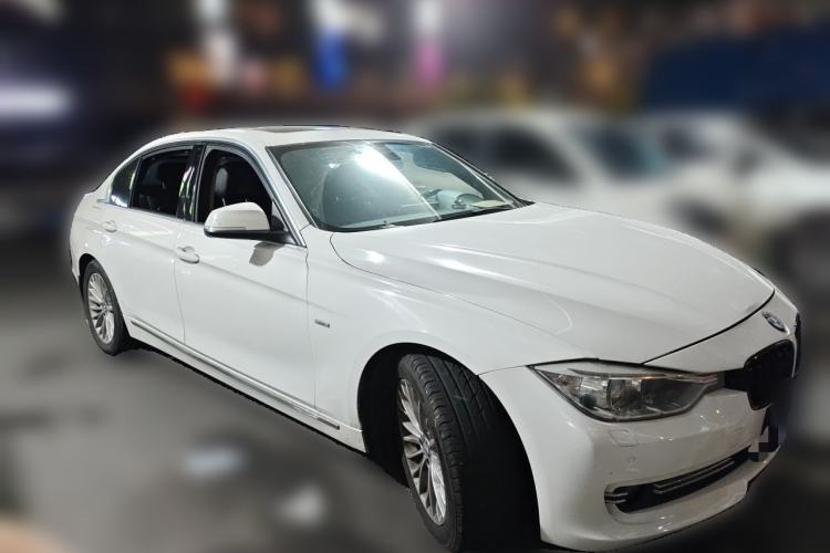 Used BMW 3 Series 2015 320Li Luxury Design Package Front Right 45 Deg