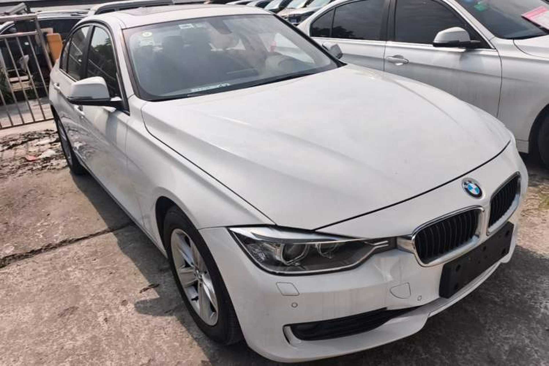 Used BMW 3 Series 2015 320i Luxury Line Stylish Edition Front Right 45 Deg