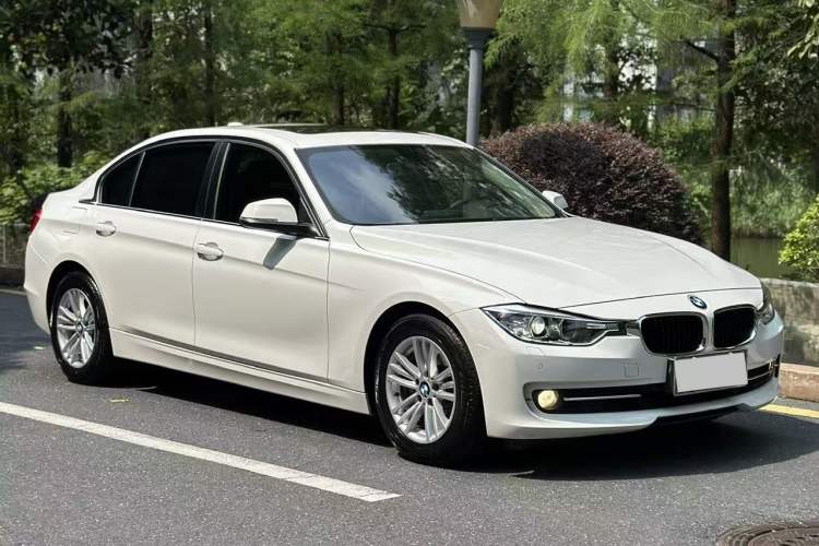 Used BMW 3 Series 2015 320Li Luxury Edition Fashion Model Front Right 45 Deg