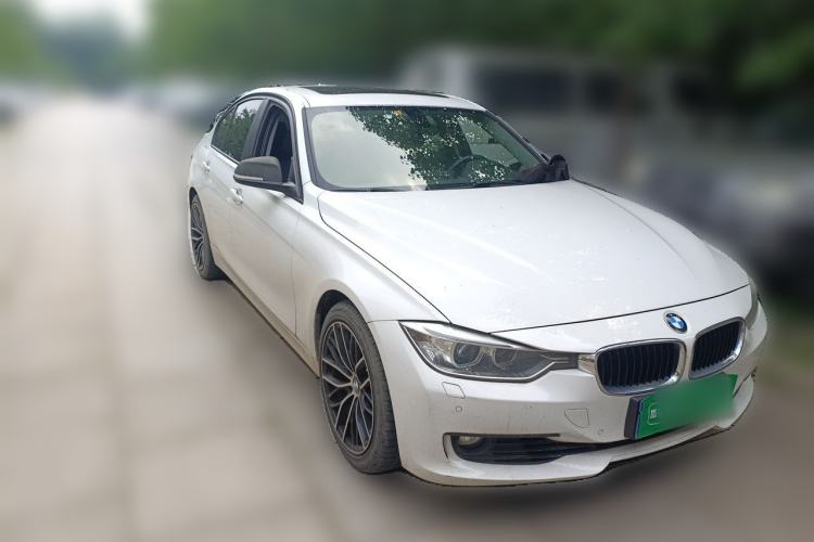 Used BMW 3 Series 2015 320i Fashion Model Front Right 45 Deg