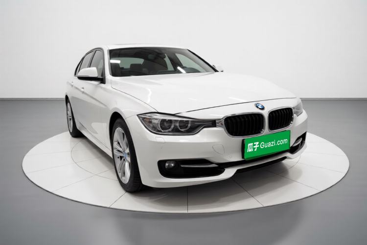 Used BMW 3 Series 2015 320i Luxury Edition Sports Design Package Front Right 45 Deg
