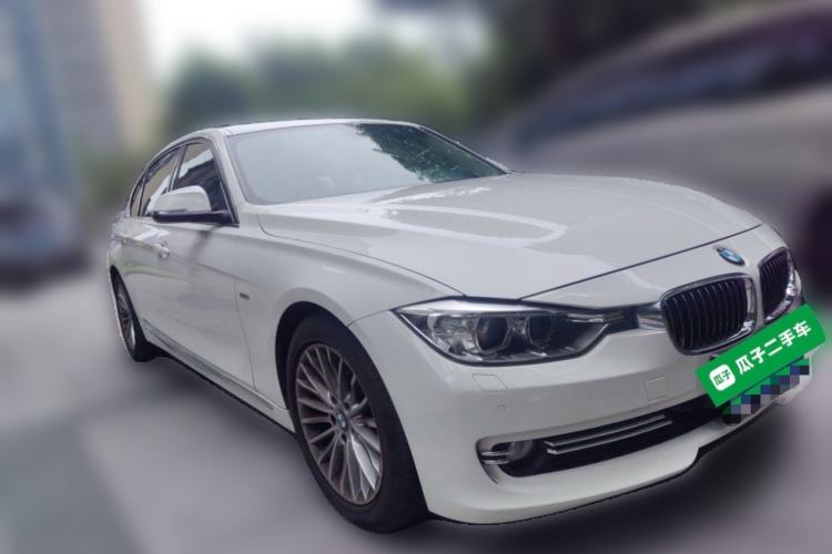 Used BMW 3 Series 2015 320Li Luxury Design Package Premium Edition Front Right 45 Deg