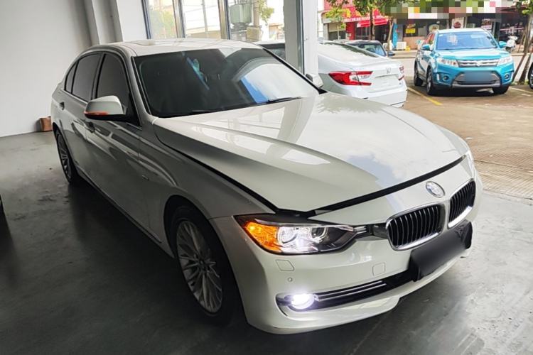 Used BMW 3 Series 2015 320Li Luxury Design Package Premium Edition Front Right 45 Deg