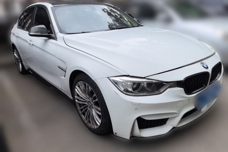 Used BMW 3 Series 2015 320i Luxury Line Stylish Edition Front Right 45 Deg