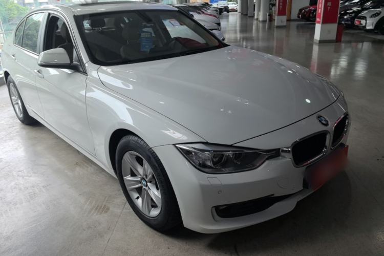 Used BMW 3 Series 2015 320i Fashion Model Front Right 45 Deg