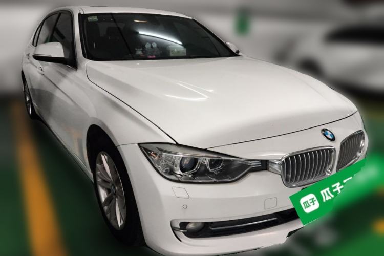 Used BMW 3 Series 2015 316Li Fashion Model Front Right 45 Deg