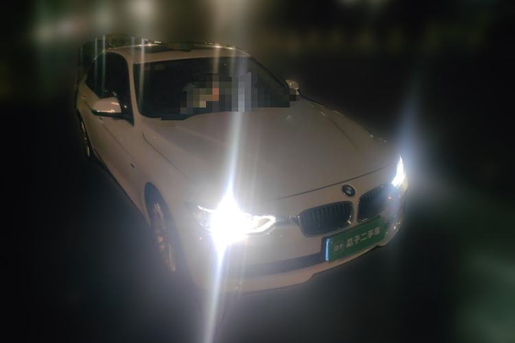 Used BMW 3 Series 2015 320Li Luxury Design Package Premium Edition Front Right 45 Deg
