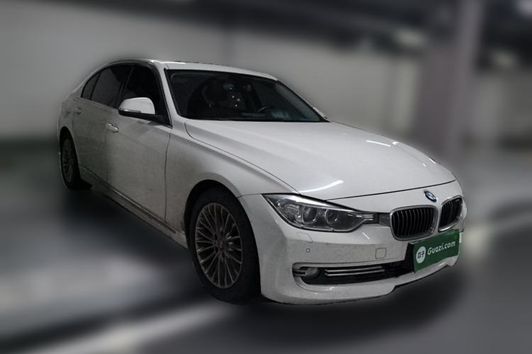 Used BMW 3 Series 2015 320Li Luxury Design Package Premium Edition Front Right 45 Deg