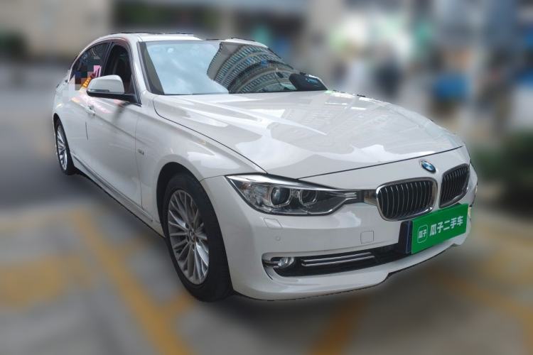 Used BMW 3 Series 2015 320Li Luxury Design Package Premium Edition Front Right 45 Deg
