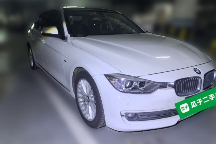 Used BMW 3 Series 2015 320Li Luxury Design Package Front Right 45 Deg