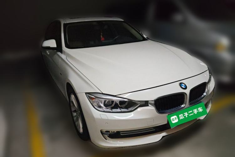 Used BMW 3 Series 2015 320Li Luxury Design Package Front Right 45 Deg