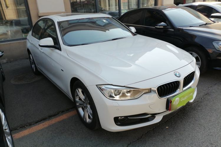 Used BMW 3 Series 2015 320i Sport Design Package Front Right 45 Deg