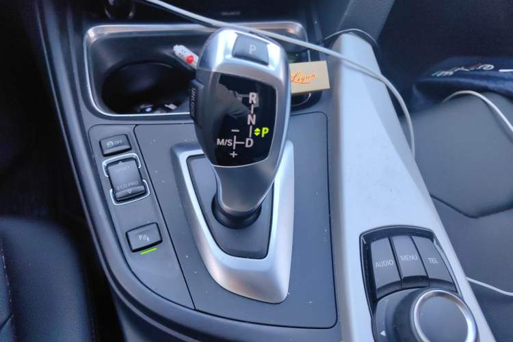 Used BMW 3 Series 2015 320Li Luxury Edition Fashion Model Gear Lever