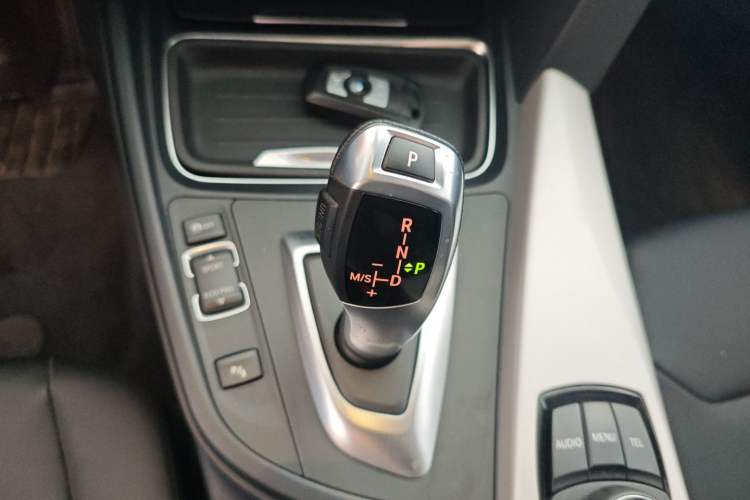 Used BMW 3 Series 2015 320Li Fashion Model Gear Lever