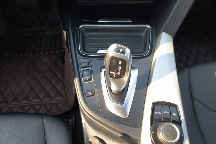 Used BMW 3 Series 2015 320Li Luxury Edition Fashion Model Gear Lever