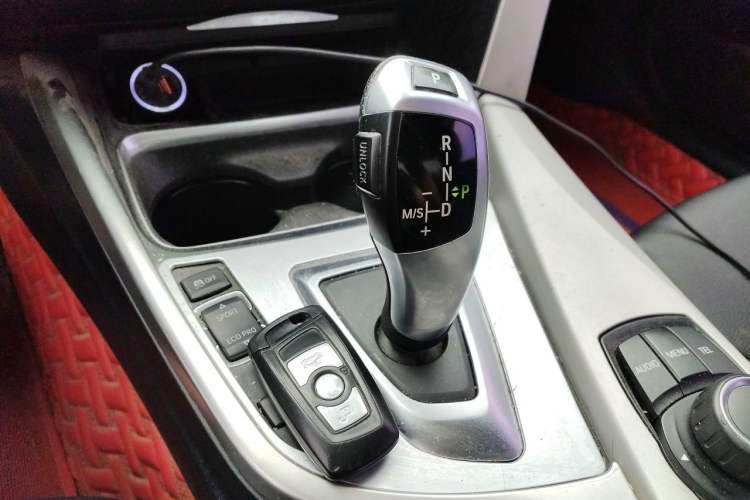Used BMW 3 Series 2015 320Li Luxury Edition Fashion Model Gear Lever