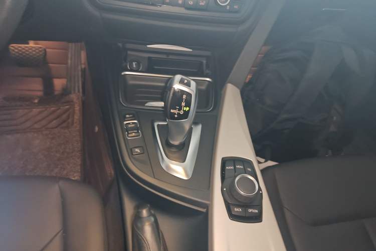 Used BMW 3 Series 2015 320Li Luxury Edition Fashion Model Gear Lever