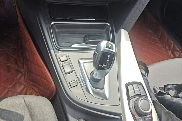 Used BMW 3 Series 2015 316Li Fashion Model Gear Lever