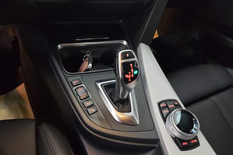 Used BMW 3 Series 2015 328i M Sport Gear Lever