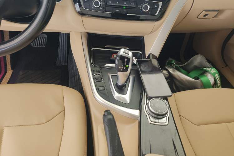 Used BMW 3 Series 2015 316Li Fashion Model Gear Lever