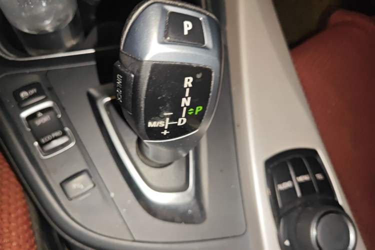 Used BMW 3 Series 2015 320Li Luxury Edition Fashion Model Gear Lever