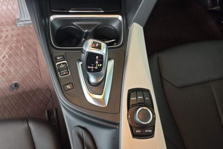 Used BMW 3 Series 2015 320i Fashion Model Gear Lever