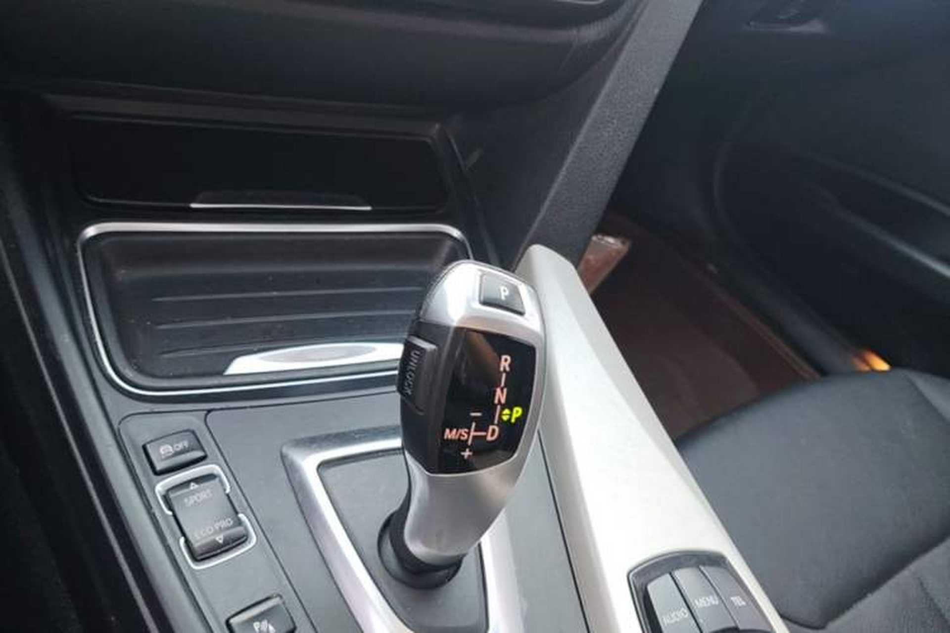 Used BMW 3 Series 2015 320Li Fashion Model Gear Lever