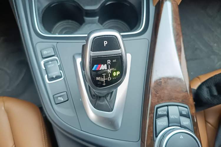 Used BMW 3 Series 2015 320Li Luxury Design Package Gear Lever