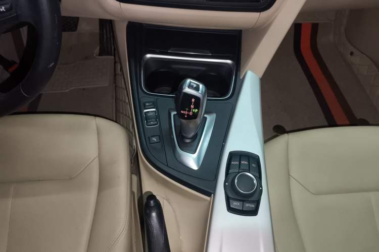 Used BMW 3 Series 2015 320Li Luxury Edition Fashion Model Gear Lever