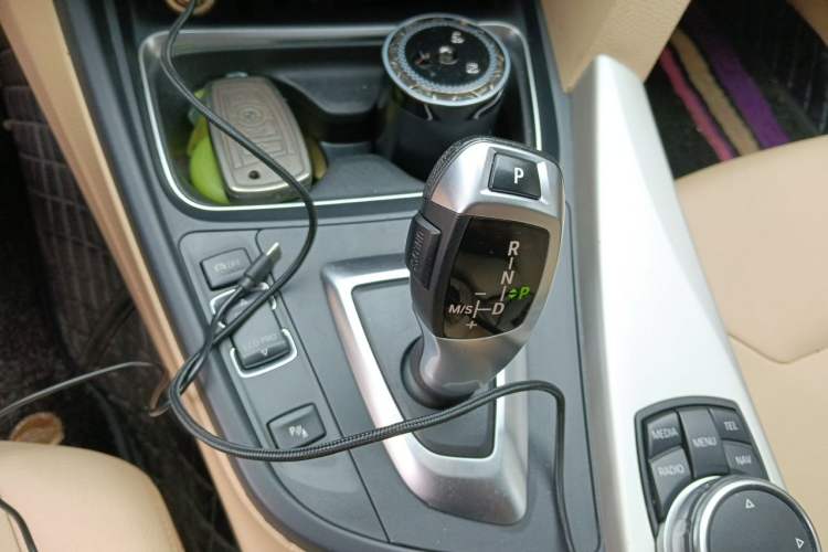 Used BMW 3 Series 2015 316Li Fashion Model Gear Lever