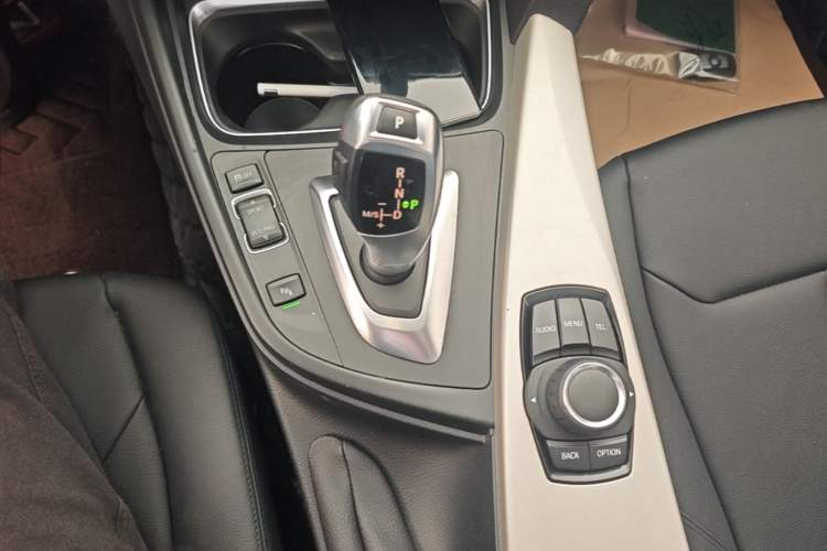 Used BMW 3 Series 2015 320Li Fashion Model Gear Lever