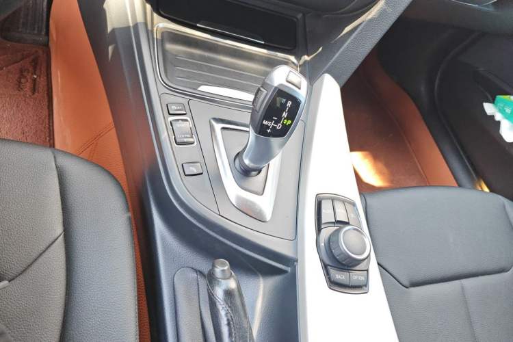Used BMW 3 Series 2015 320Li Luxury Edition Fashion Model Gear Lever