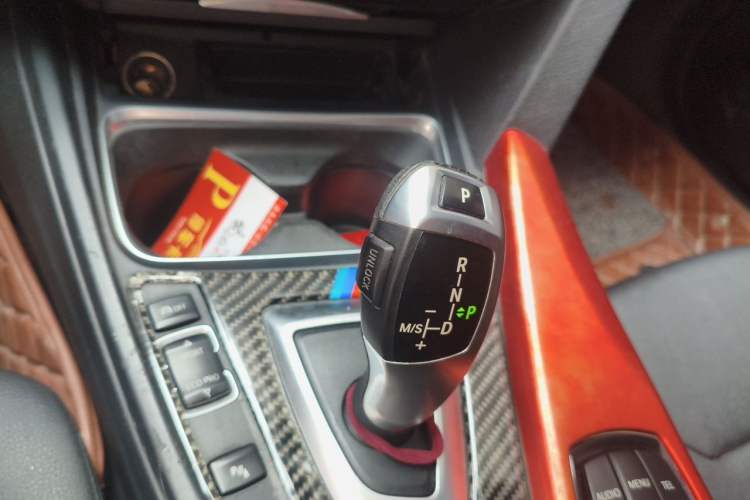 Used BMW 3 Series 2015 320Li Luxury Edition Fashion Model Gear Lever