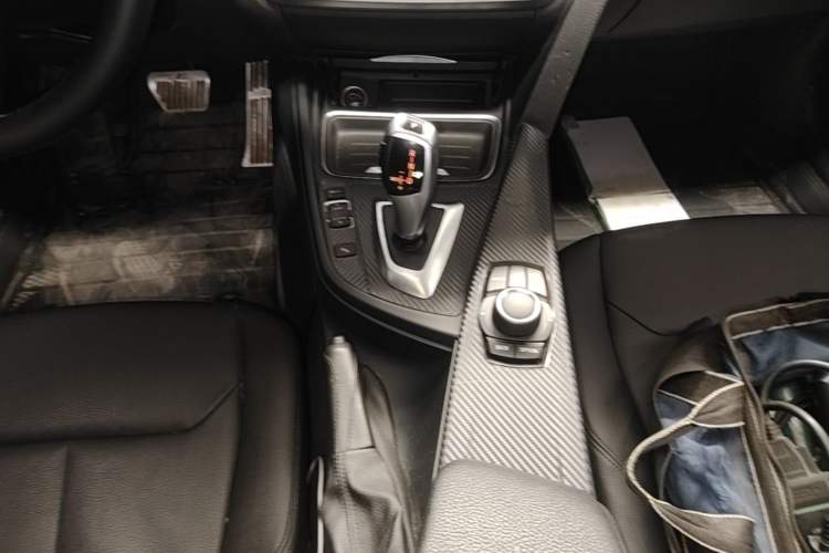 Used BMW 3 Series 2015 320Li Luxury Edition Fashion Model Gear Lever