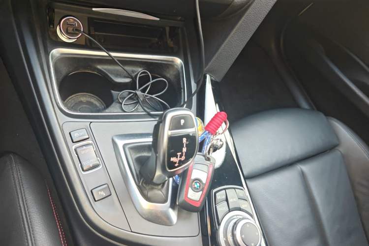 Used BMW 3 Series 2015 320i Sport Design Package Gear Lever