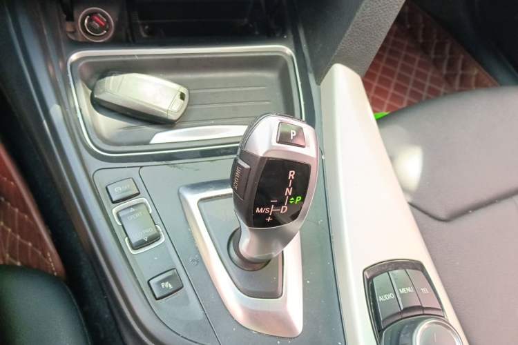 Used BMW 3 Series 2015 320Li Luxury Edition Fashion Model Gear Lever