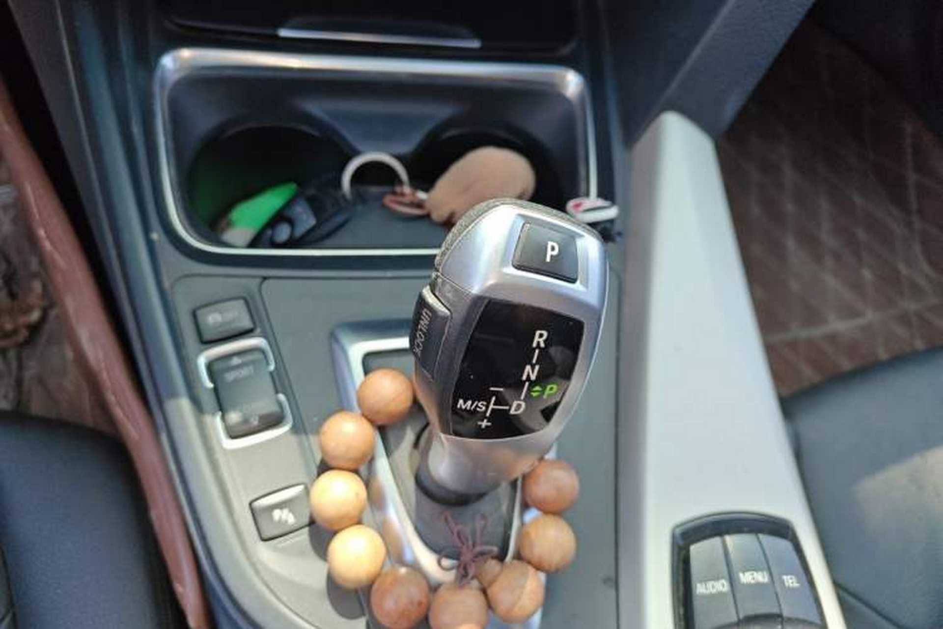 Used BMW 3 Series 2015 320i Fashion Model Gear Lever