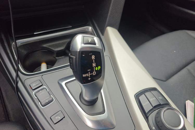 Used BMW 3 Series 2015 320Li Luxury Edition Fashion Model Gear Lever