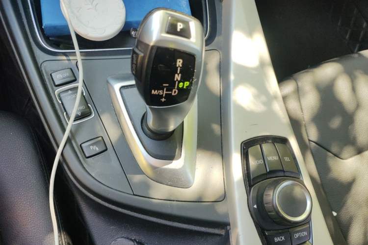 Used BMW 3 Series 2015 316Li Fashion Model Gear Lever