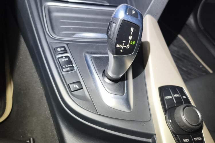 Used BMW 3 Series 2015 320Li Luxury Edition Fashion Model Gear Lever