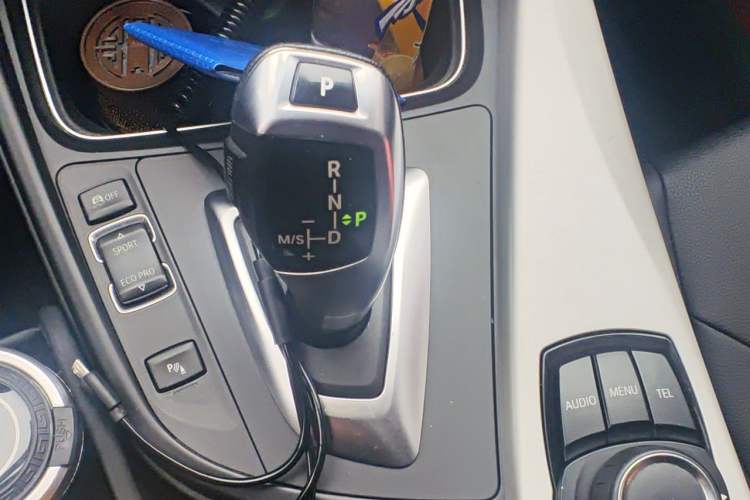 Used BMW 3 Series 2015 320Li Fashion Model Gear Lever