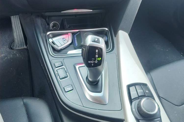 Used BMW 3 Series 2015 320Li Luxury Edition Fashion Model Gear Lever