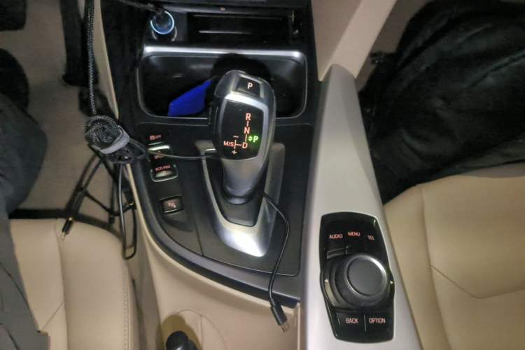 Used BMW 3 Series 2015 320Li Luxury Edition Fashion Model Gear Lever